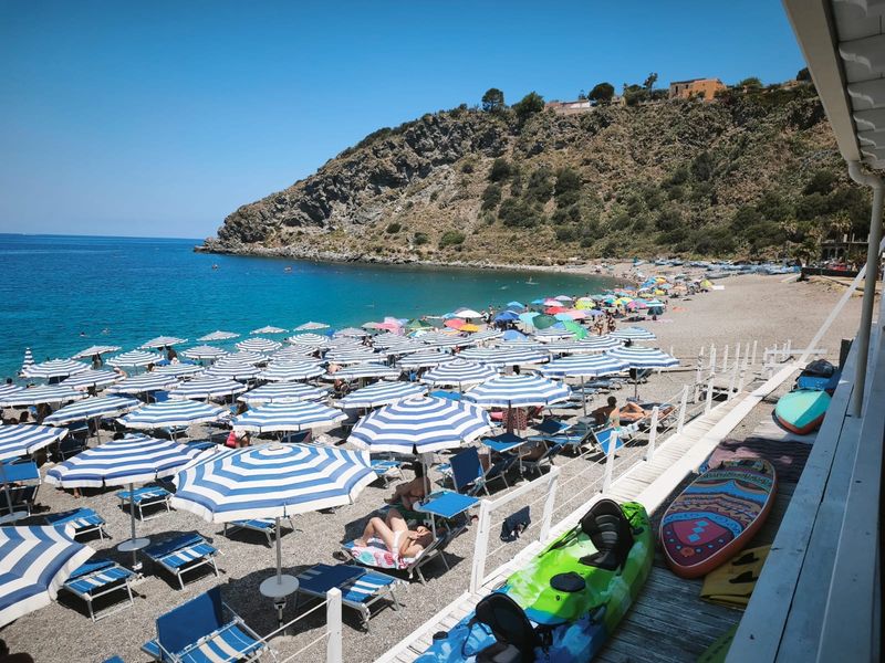 Certificare uno stabilimento balneare: il caso del Lido Baia del Tono (ISO 13009 e UNI 11911)